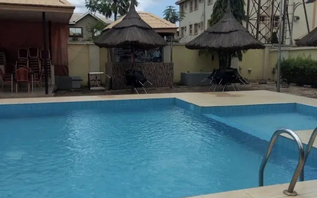 Kim Royal Hotel And Suites