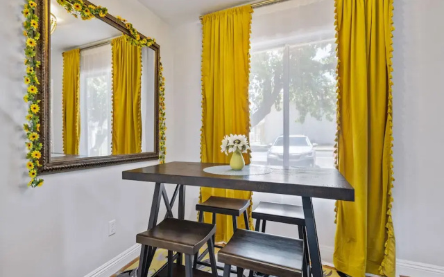 Little Den of Sunflowers