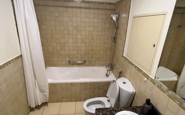 Robin Beach Hostel JBR
