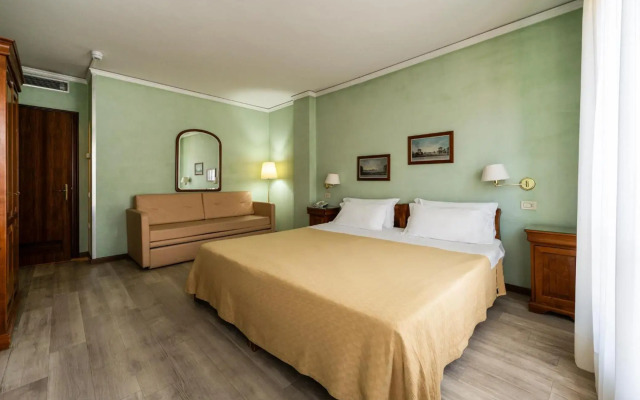 Hotel Diana