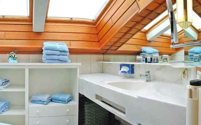Chalet in Dienten With Ski-in Access & Sauna