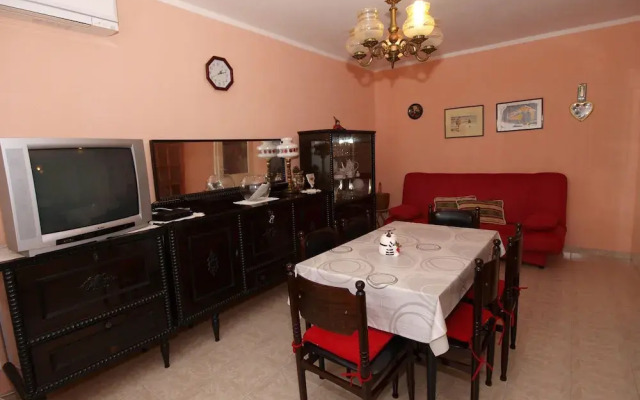 Apartment 752