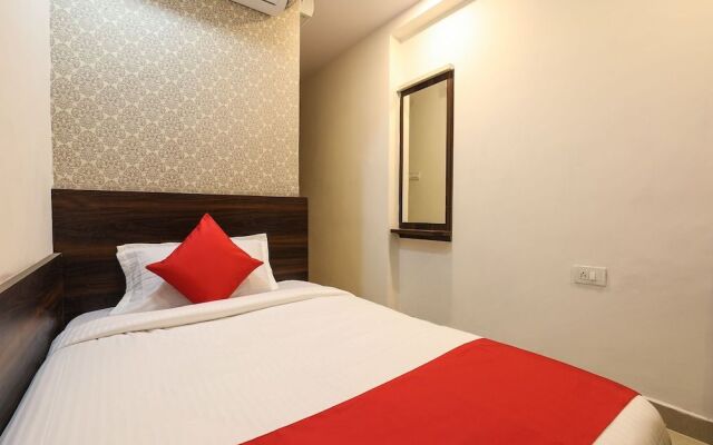 OYO 14194 Hotel Deccan Lodging and Boarding