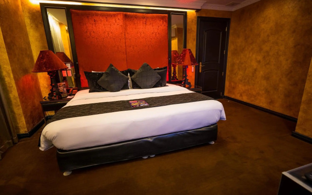 Fields Plaza Suites