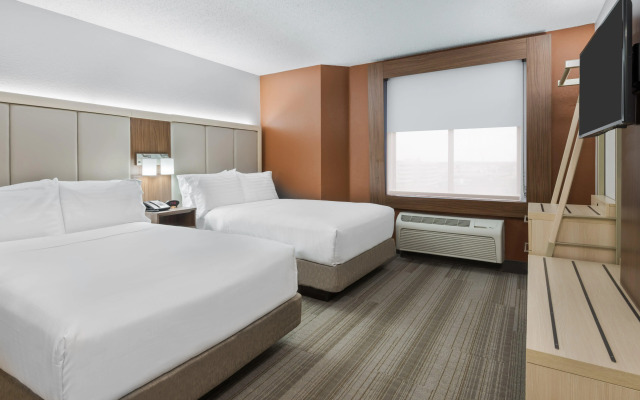 Holiday Inn Express & Suites Nearest Universal Orlando by IHG