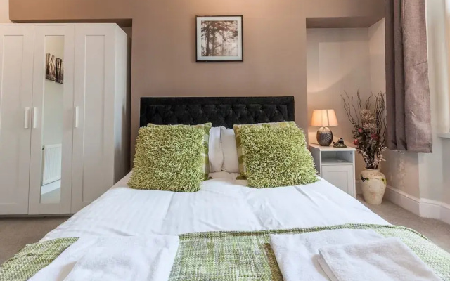 Posh Holiday Home in Plymouth near Royal William Yard