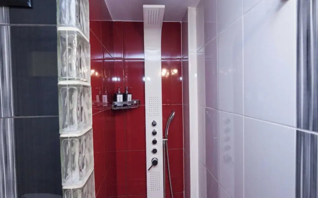 Stylish Renovated 2 Bd Apt in Exarcheia