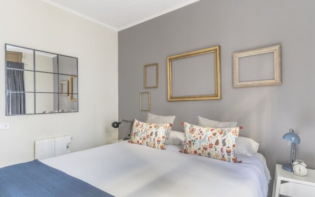 Lovely and Central 4 BR Apartment