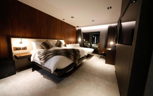 Cave Hotel & Golf Resort