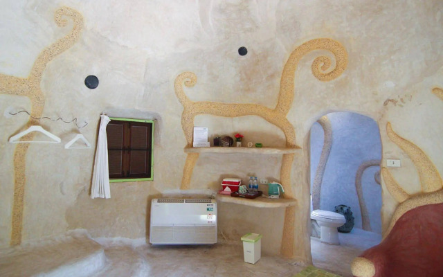 Naidee Sculptured Huts
