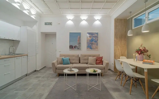 Central 4BR Flat - 2 Units Combined with Balconies, Near Cismigiu, 2 Kitchens & 2 Baths