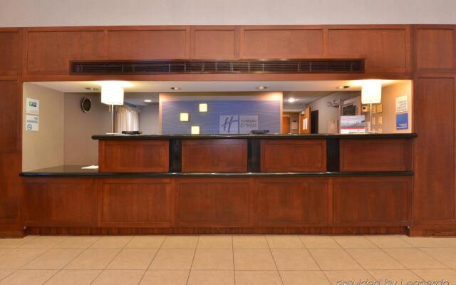 Holiday Inn Express Seaford-Route 13