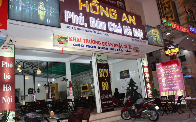Glocal Beachside Hostel