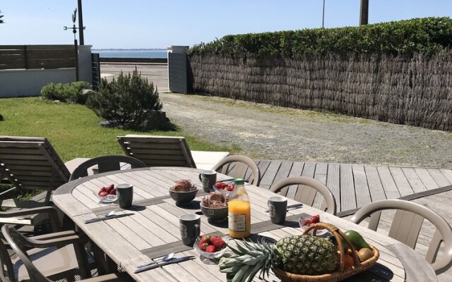 Villa Carnac face mer