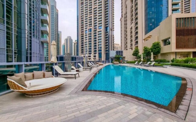 Whitesage - Modern and Unique Apartment with Fountain Views