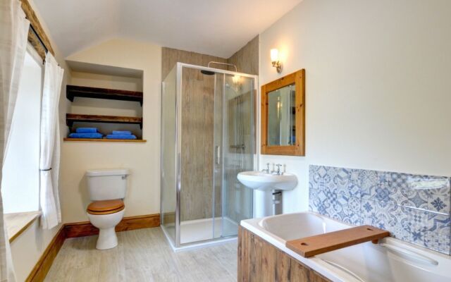 Holiday Home Ffermdy'r Bont