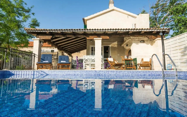 Holiday Home Dvori Dida Mile