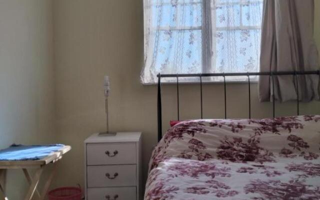 1 Double room with shared bathroom