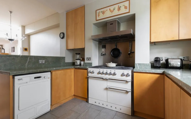 Willes Road II by Onefinestay