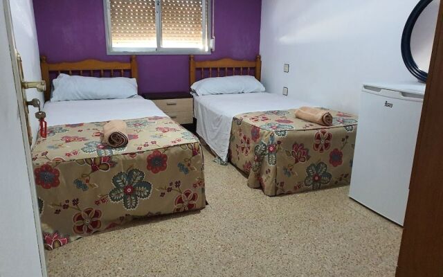 Low Cost Room Las Llaves 5