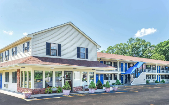 Knights Inn North Attleboro