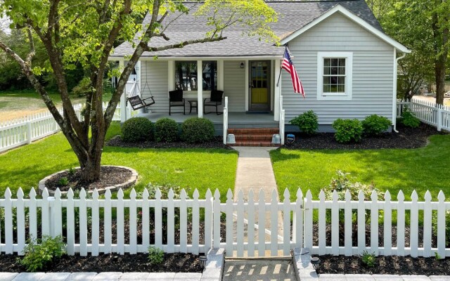 Urbanna Cottage w/ Private Yard & Water Views