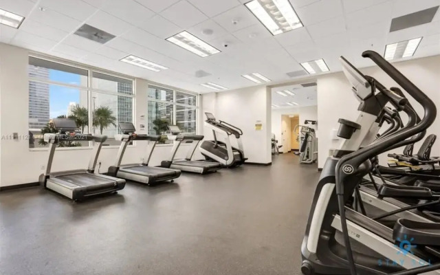 Beautiful 1 BR Apartment With Modern Amenities