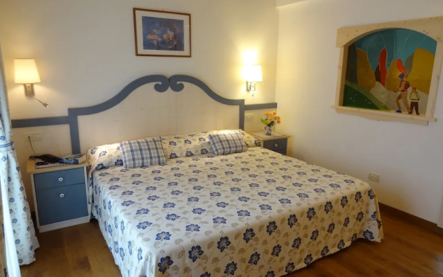 Alle Dolomiti Boutique Lake Hotel