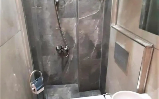 Valentine Suites Hotel