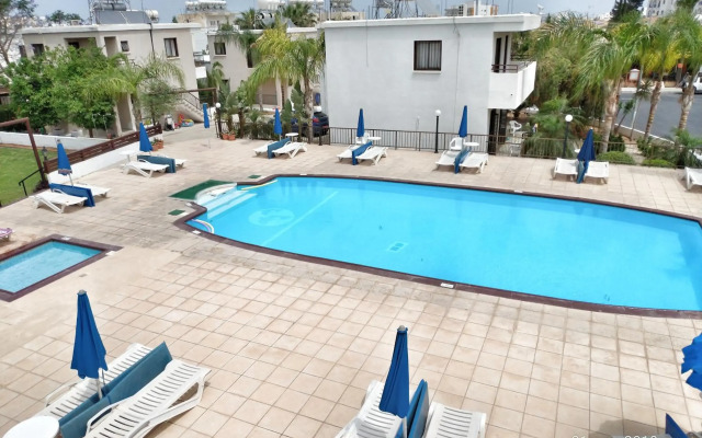 Constantaras Apartments