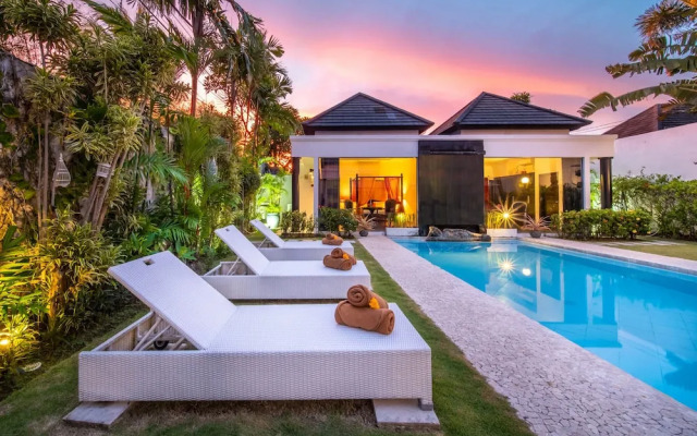 Serene 4br Seminyak Villa with Tropical