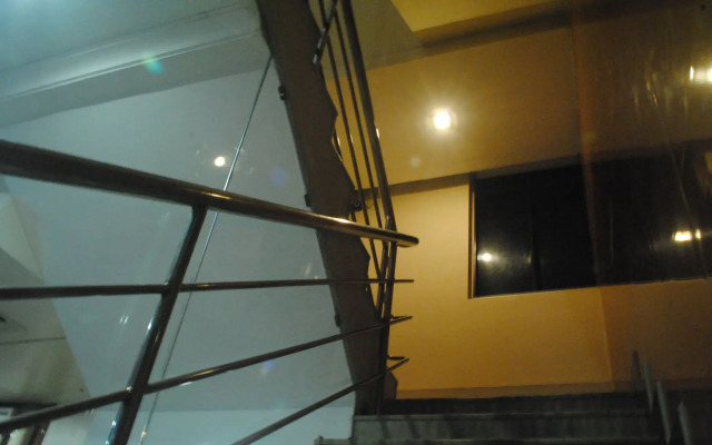Deluxe Hotel
