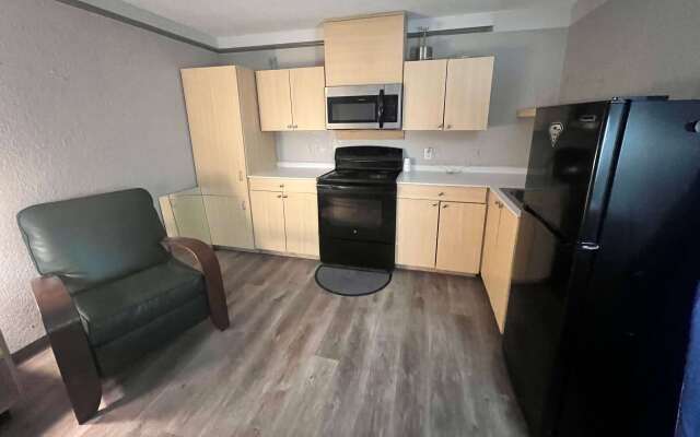 Days Inn by Wyndham Sulphur West