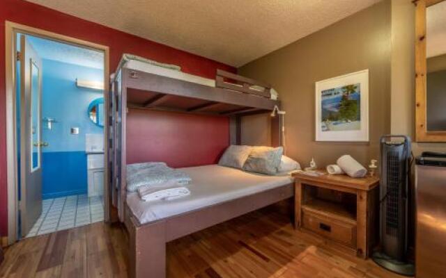 Raging Elk Hostel