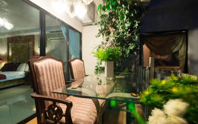 Diamond City Hotel