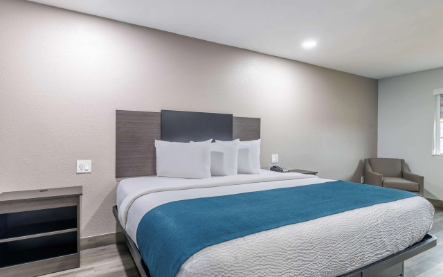 Studio 6 Suites Brenham, TX