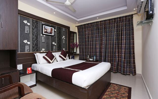 OYO 5586 Prakash Palace