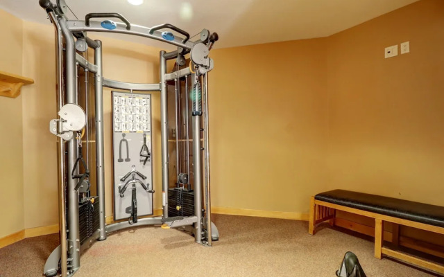 Amazing Condo Center Village Unit, Short Walk to American Eagle - PP310 by RedAwning