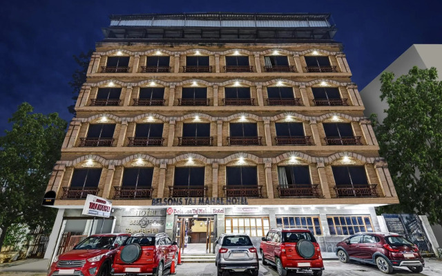 Super OYO Townhouse OAK Hotel Belsons Taj Mahal