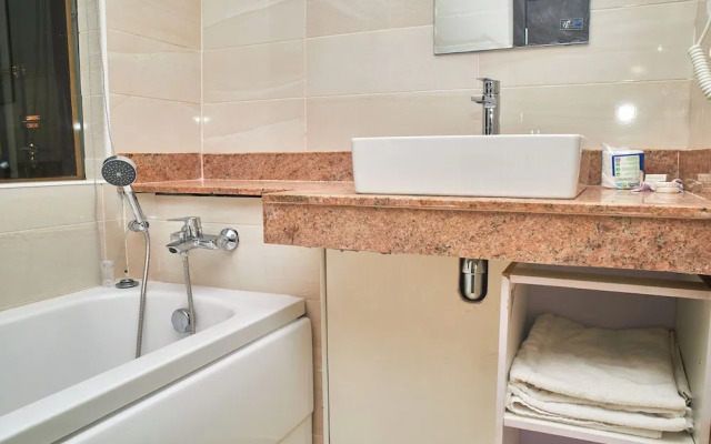 Royalbirds Hotel & Towers