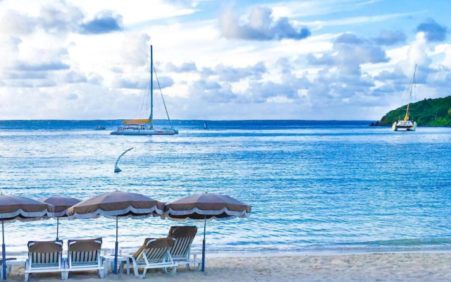 Marina Beach 2, between Anse Marcel marina and beach