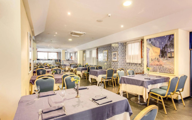 Marina Club Hotel