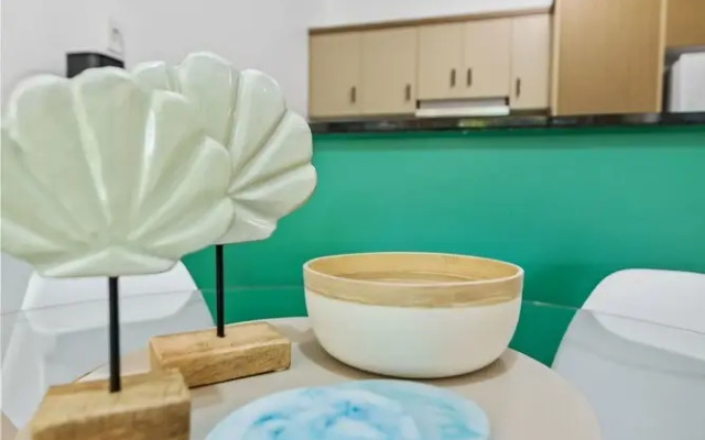 Urban Tropics Modern Resort Apartment