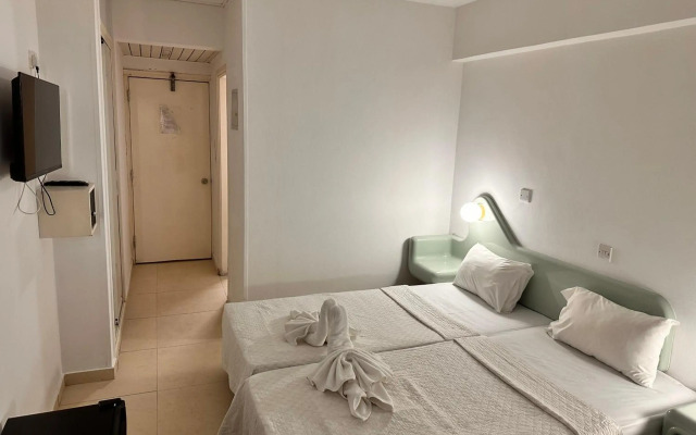 Acorn Lodge Gatwick