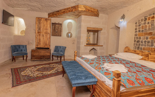 Zeus Cave Suites