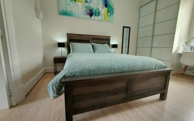 Smugglers Inn Studio Apartments