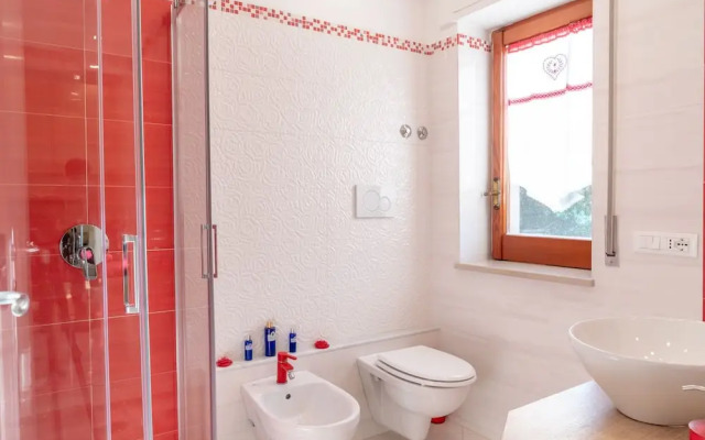 Red Rose Apartment