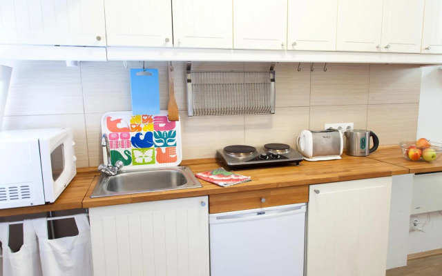 Self check-in eco studio - free street parking closeby