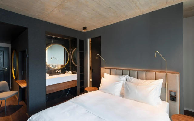 Legend Hotel