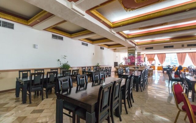 Twin Plaza Hotel